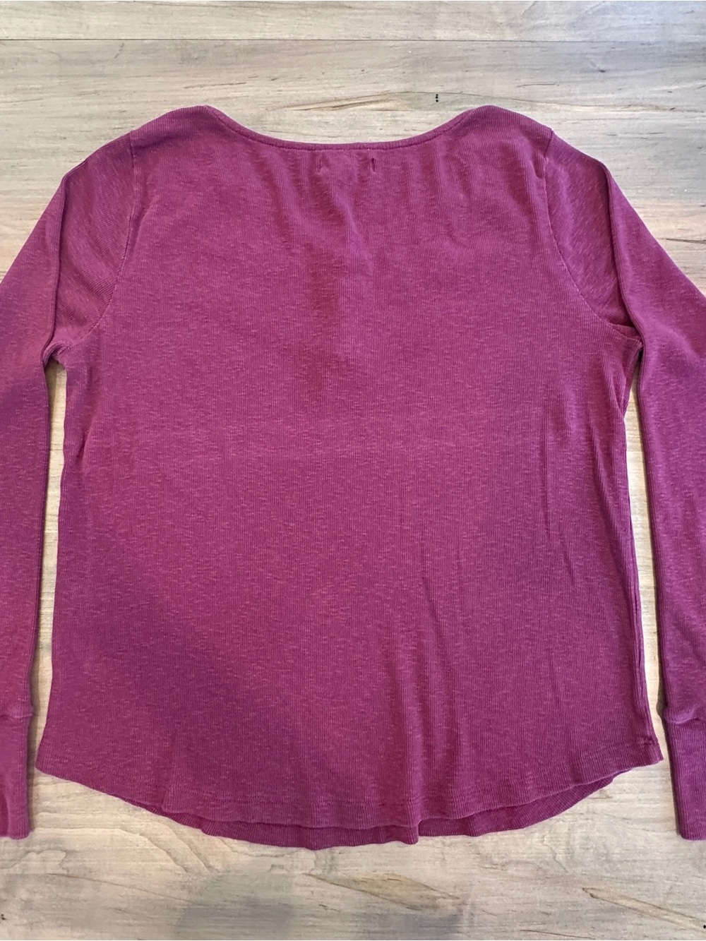 Lucky Brand Long Sleeve Henley Top in Berry Size XL - Picture 2 of 3